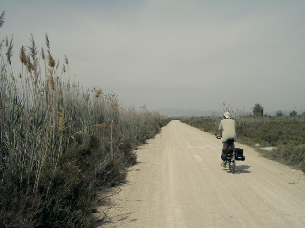 Camino del Parque Natural de las Salinas
